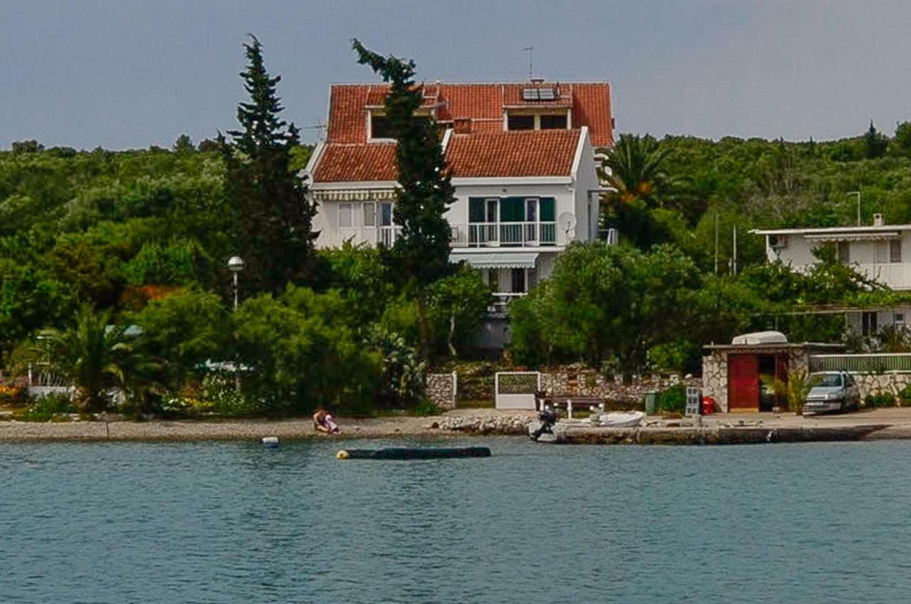 Holiday Home Lovište Esterno foto