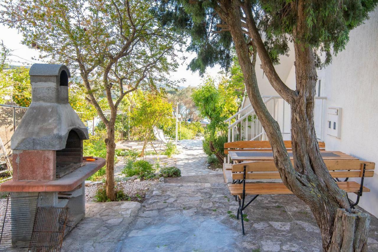 Holiday Home Lovište Esterno foto